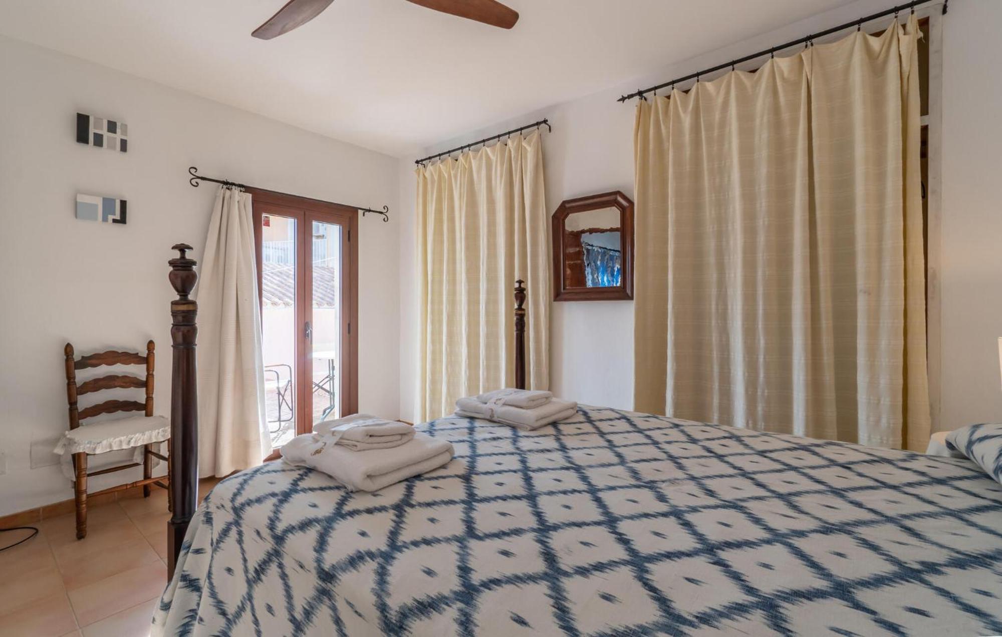 Ferienhaus Cozy In Santa Malrgalida With Wifi